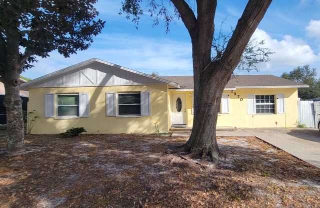 Spacious 5-bedroom house Close to beaches and port in delightful Cocoa.