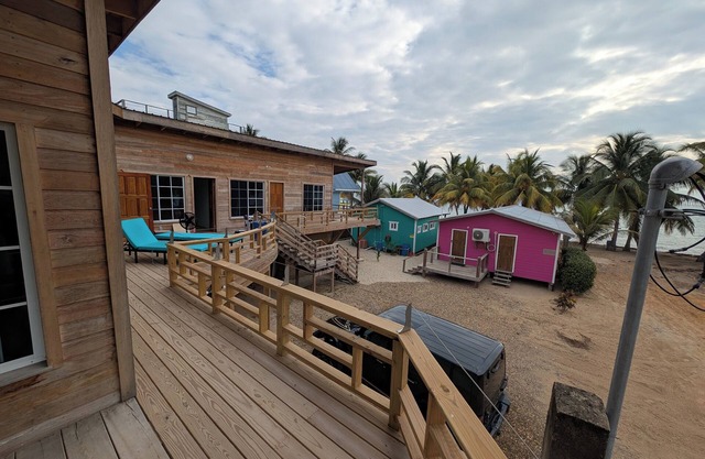 Spacious 5-bedroom lodge in brilliant Hopkins with AC