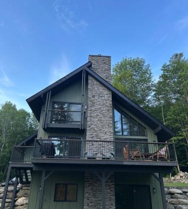 Spacious 5 bedroom Mountain Chalet with Sauna