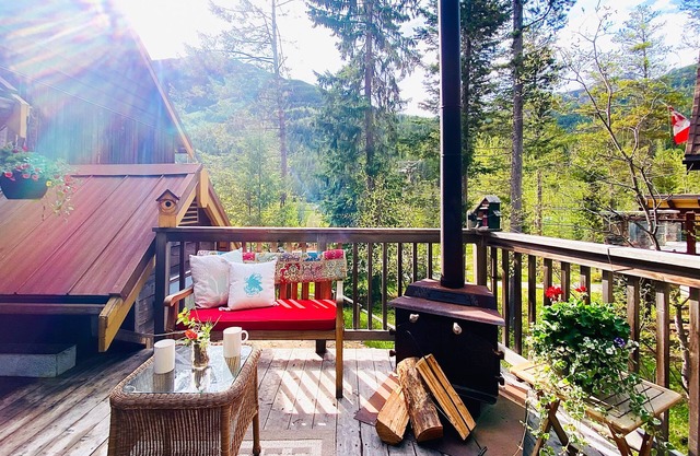 Spacious 5 bedroom Panorama Mountain Retreat !