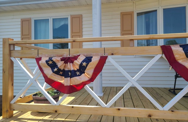 Spacious 5-bedroom house with WiFi, AC and private dock on charming Smith Island
