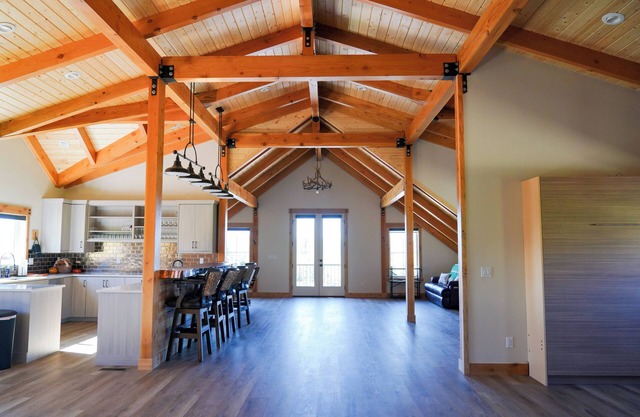 Spacious 5 queen beds in an elegant bunkhouse lodge in beautiful Kamas Utah
