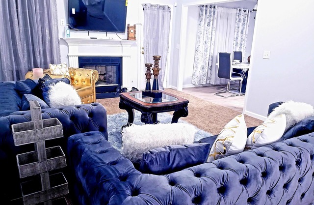 Spacious 5b/3b Home with Jetted tub 10 guests