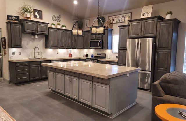 Spacious 5b/5b Eufaula OK Lakeside Retreat with Boat Slip & Golf Cart!