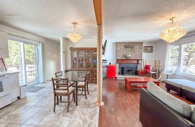 Spacious 5BR home. Close to everything!