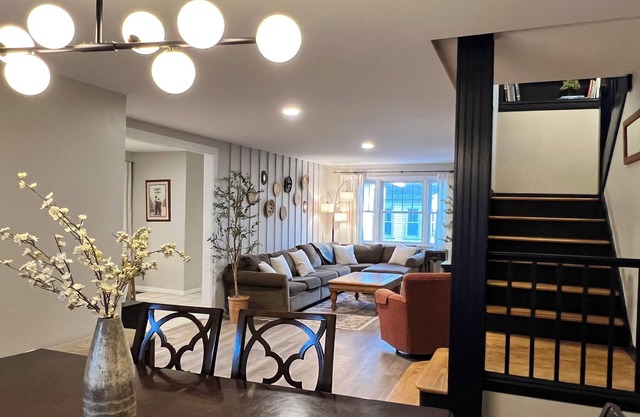 Spacious 6+ bdr 2 ba, walk to breweries & downtown