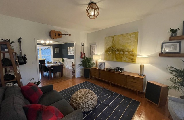 Spacious 6 bedroom, 3.5 bathroom home just 10 minutes from the race track!