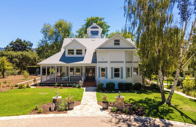 Spacious 6-bedroom country house with pool in tranquil Ojai