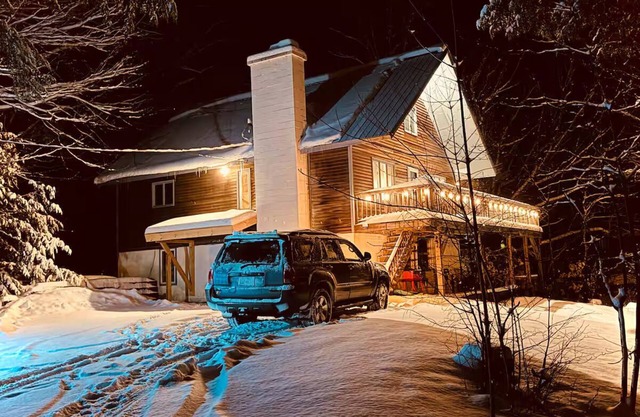 Spacious 6-bedroom home in charming Wilmington minutes to Mt Snow