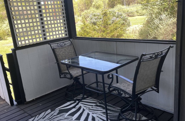 Spacious 6-bedroom house with WiFi, AC in beautiful New Paltz