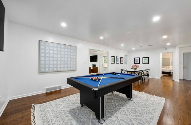 Spacious 6-Bedroom Home Near OU Campus-Perfect for Game Day!