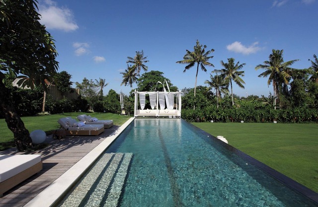 Spacious, 6-Bedroom Family Villa in Canggu