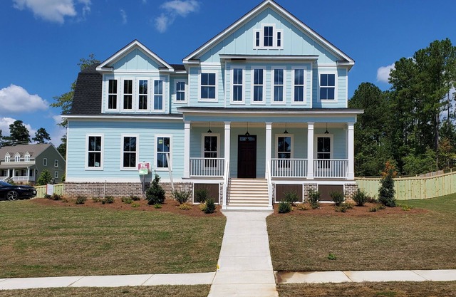 Spacious 6 bedroom on golf course (Masters Rental)