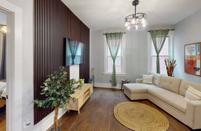 Spacious 6-bedroom townhome in charming Irvington with AC and Parking
