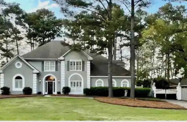 Spacious 6BR Gated Home in a Prominent Golf Community- Sleeps 12