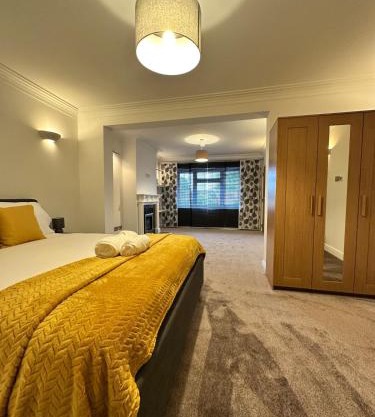 Spacious 7 Bed Home Contractor Corporate Long Stays