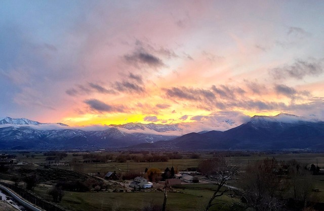 Spacious 7-bedroom house near Park City 10 miles away from resorts