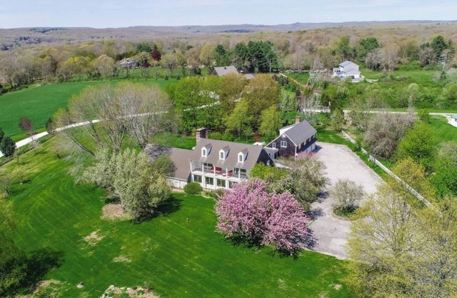 Spacious 7-bedroom house Stonington with amazing views.