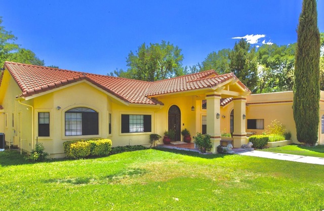 Spacious 7-Bedroom Retreat with Private Pond