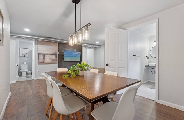7 Bedroom Summer Home | Near Tinker | Clean & Family-Friendly #EC