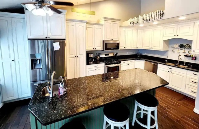 Spacious 9-bedroom house in welcoming South Jordan with WiFi, AC