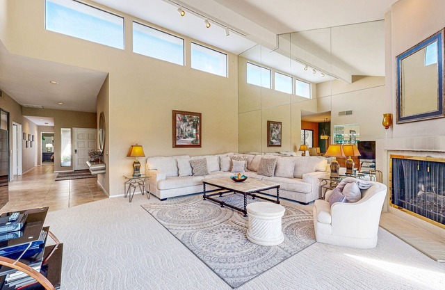 Spacious All-Suite Resort Condo at PGA West with Patio & Pool 2BR #065256