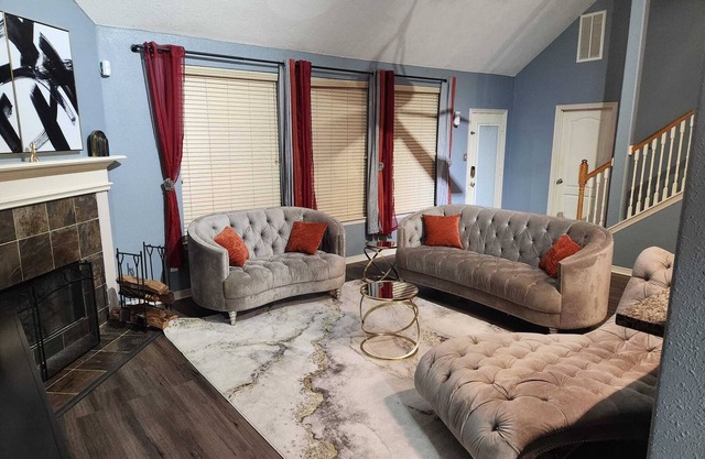 Spacious and beautifully decorated 3BR, 2.5BA home