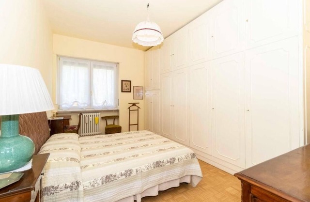 Spacious and bright apartment in convenient area