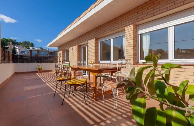 Geräumige und helle Designerwohnung neben Playa Larga