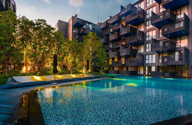 Spacious and clean apartment in The Deck Patong