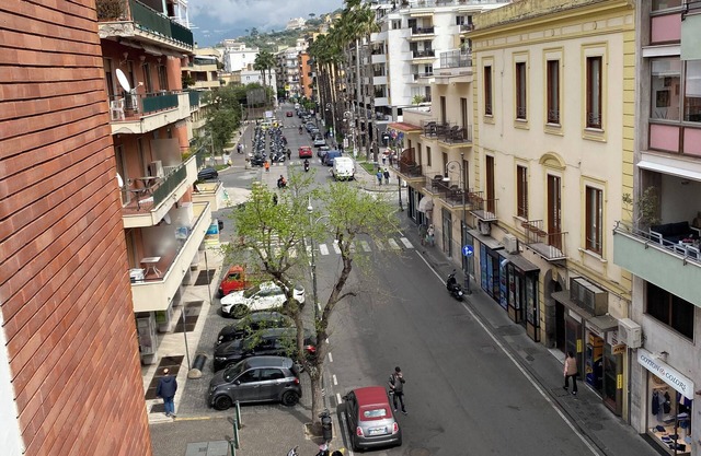Elegant apartment - 5 min from Tasso square and 2 from Circumvesuviana