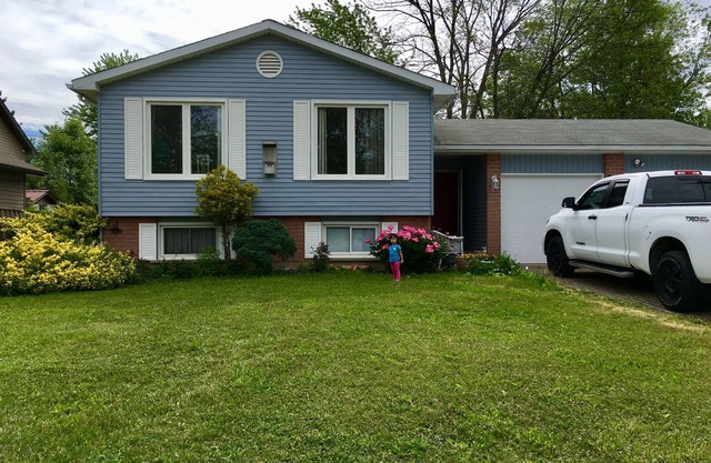 Ihr Zuhause in der Ferne in Fort Erie, Ontario - Schlafmöglichkeiten für 8+
