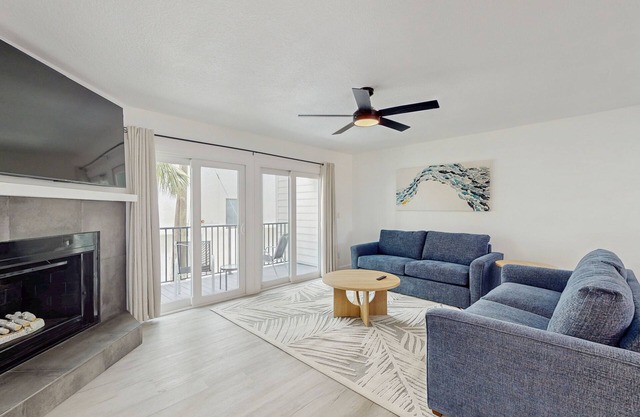 Spacious and dog friendly, close to the Gulf and beaches, AC, WIFI and WD