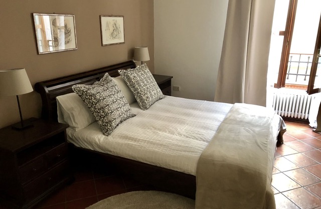 Geräumige und elegante Wohnung mit großem Charme im historischen Zentrum von Bologna