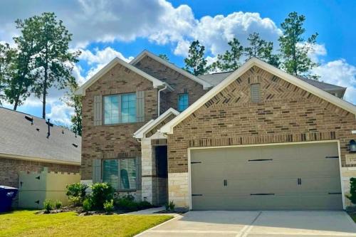 Spacious and fully equipped family house for 10
