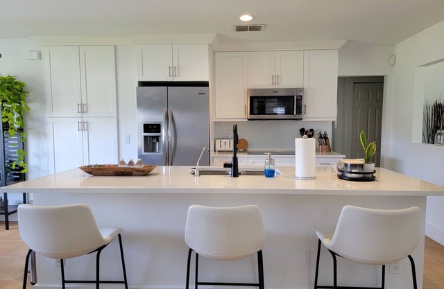 Spacious and fully renovated home, free parking