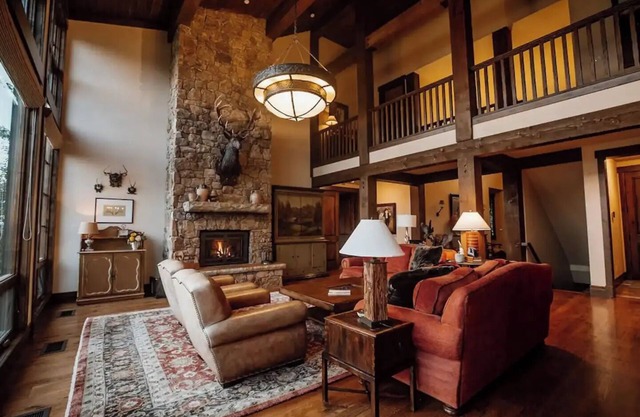 Spacious and Luxurious Craftsman