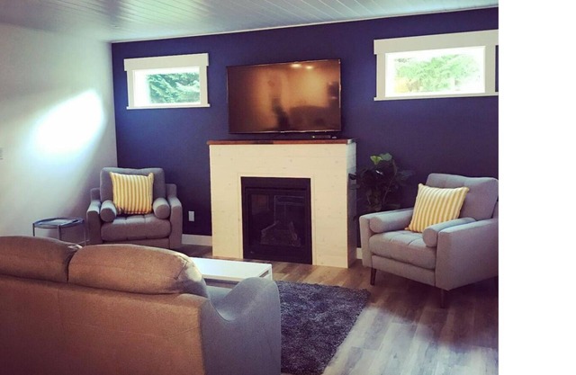 Spacious and modern 2 bedroom 2 bathroom cottage with private yard.