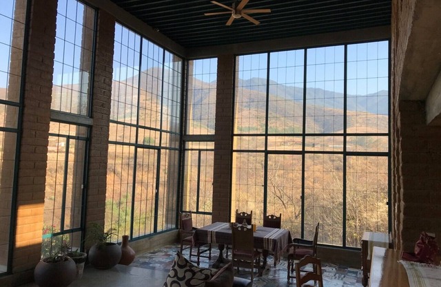 Architektonisches Juwel mit herrlichem Bergblick