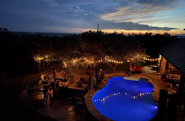 Spacious and private 5-bedroom house in Dripping Springs with pool, steam, views