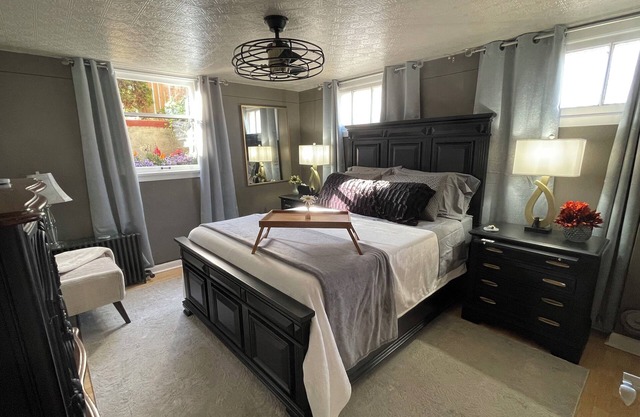 Spacious and Stylish Downtown walkout Townhome