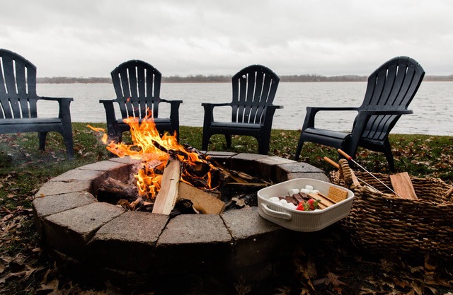 SPACIOUS and Stylish Lakefront Retreat, Views, Fireworks!, Fire pit