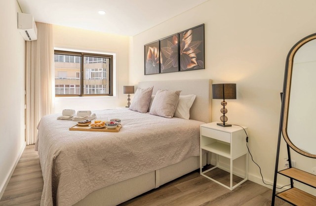 Spacious and Stylish Flat with Garage by HostWise
