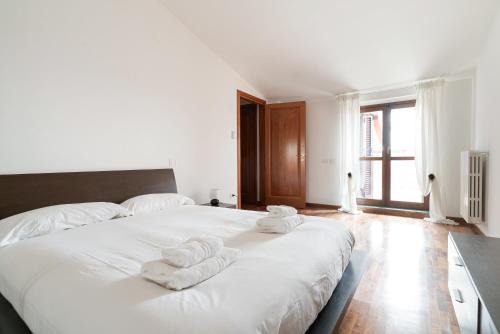 Spacious Apartment 600 mt to Metro M3 Comasina