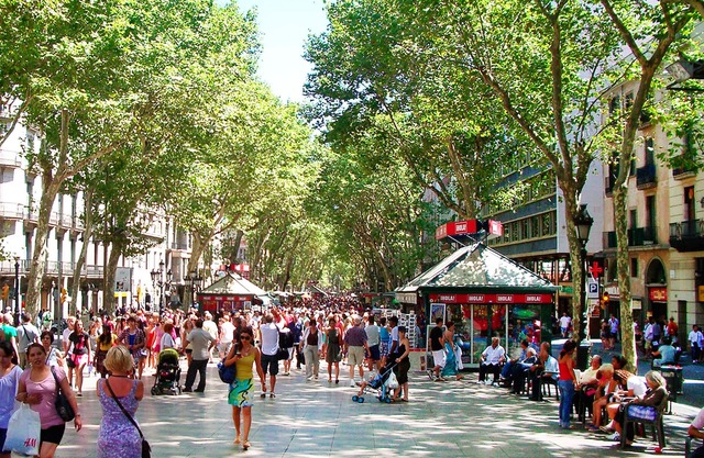 Geräumige Apartments nur wenige Schritte von den Ramblas und dem Boqueria-Markt entfernt!