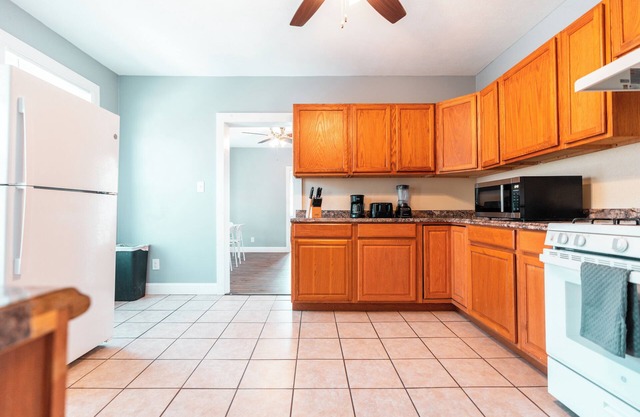 Spacious apartment close to UMass Medical
