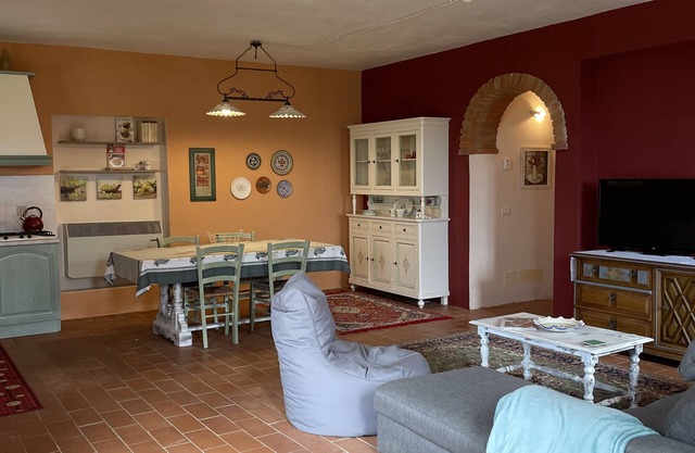 Spacious apartment fully furnished within a Tuscan Style farmhouse