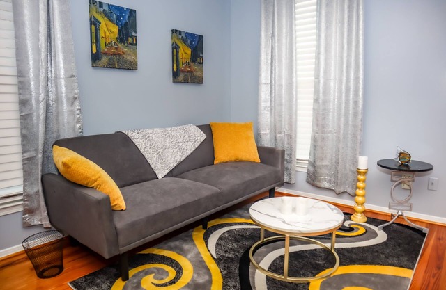 Spacious Apartment in Downtown Mobile, Perfect for the Ventures Bowl