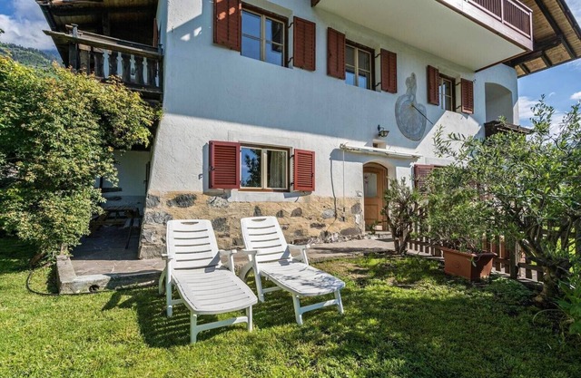 Geräumige Ferienwohnung "Lafreid Algund" bei Meran mit Bergblick, WLAN & Garten