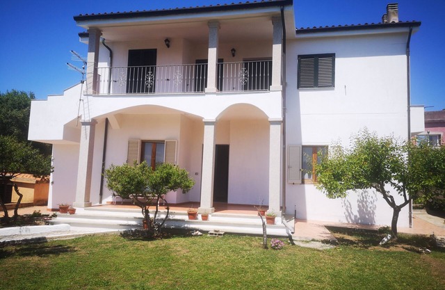 Spacious apartment near the sea